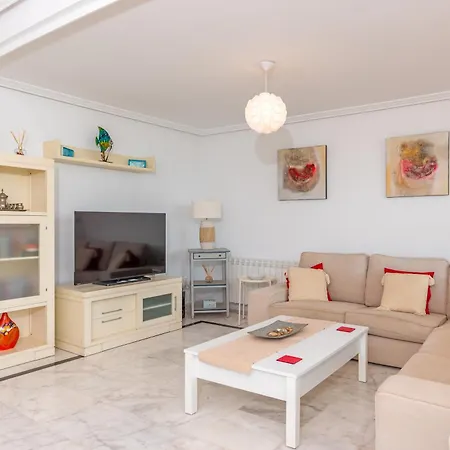 Torrequebrada Beachfront Apartment, Costa Del Sol *