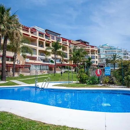 Torrequebrada Beachfront Apartment, Costa Del Sol Benalmádena