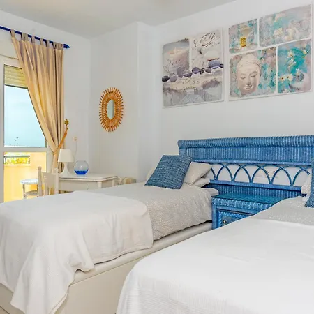 Torrequebrada Beachfront Apartment, Costa Del Sol Lägenhet *