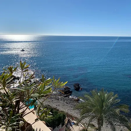 Torrequebrada Beachfront Apartment, Costa Del Sol