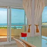 Torrequebrada Beachfront Apartment, Costa Del Sol Benalmádena