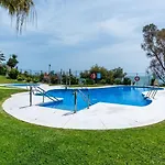 Torrequebrada Beachfront Apartment, Costa Del Sol Benalmádena