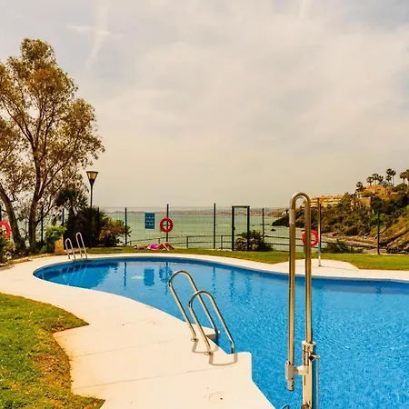 Torrequebrada Beachfront Apartment, Costa Del Sol *